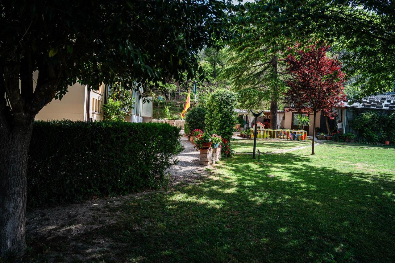 Il Girasole Bed and Breakfast Basciano Buitenkant foto